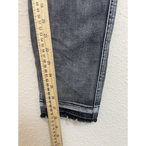 Judy Blue Skinny Fit Jeans 13/31 Hi Rise Distressed Hem Tapered Gray JB88792-GRY - Picture 9 of 13